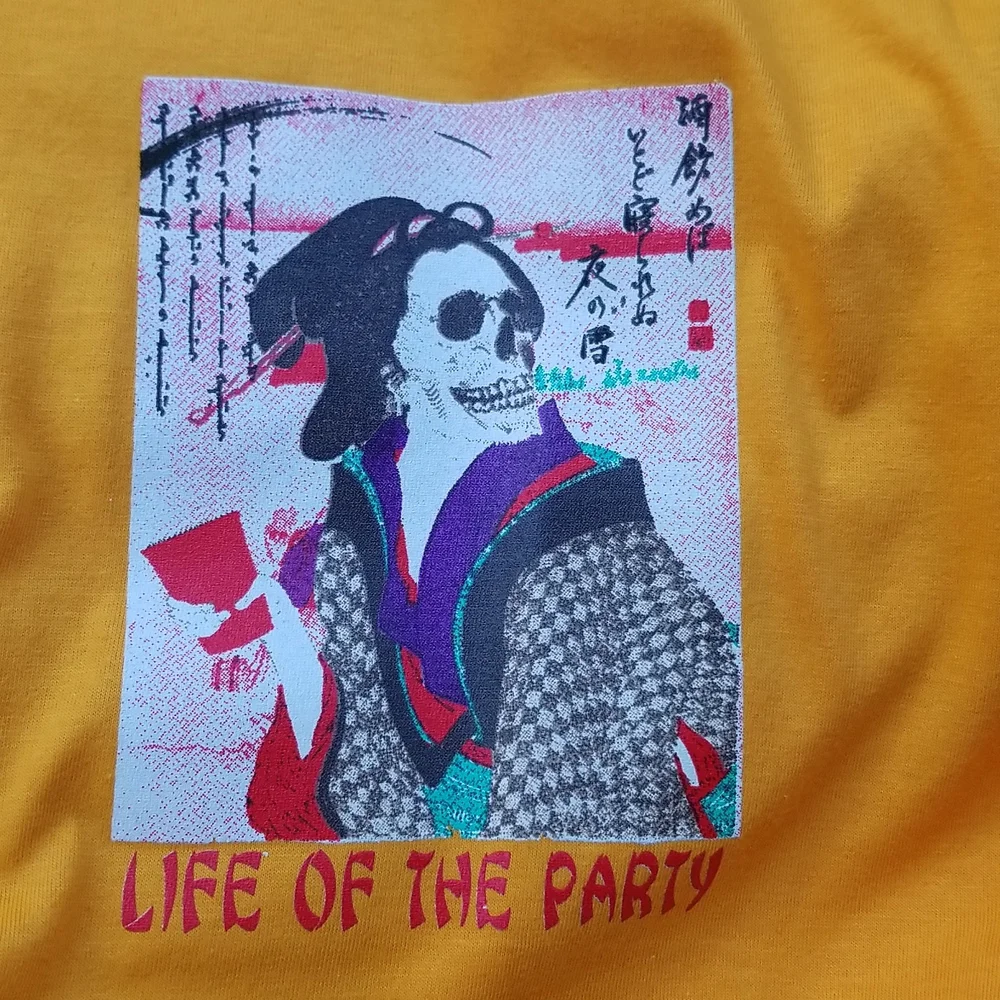 New 2X Graphic tee - Picture 3 of 8